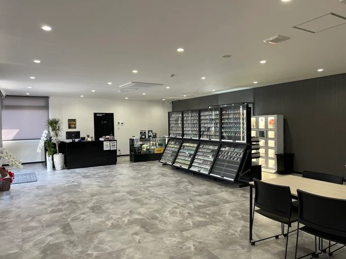 PocketCenter岡山本店の店内
